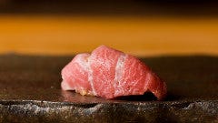 熟成鮨 万（よろず）