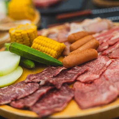 石垣牛 ビアガーデン スカイ_BBQプレートA（石垣牛なし)　　　　※写真は2人前 / 表示価格は1人前