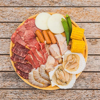 石垣牛 ビアガーデン スカイ_海鮮付きBBQプレートB（石垣牛なし）※写真は2人前 / 表示価格は1人前