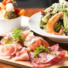 生ハムとサラミの盛り合わせ