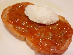 カラブリア名物熟成生しらすの唐辛子漬けとリコッタチーズ