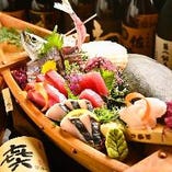 【鮮魚】
第八飯場丸一番のウリ商品!新鮮な魚介類はここだけ！