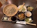 華御膳（海老と牡蠣）の天ぷらと冬野菜の田舎汁蕎麦・うどん