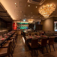 プロジェクターやマイク完備で宴会や貸切にも最適