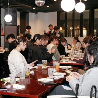 DOUBLE_【1F】少人数のパーティーにも対応OK!テーブル席(~35名様)