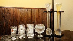 出世サワー（600円で左から順番に5段階でグラスが大きくなります