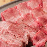【A4・5ランク和牛】
厳選した和牛を使った焼肉は絶品です！