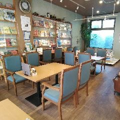 絵本カフェ「ロワール」