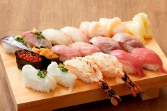 お寿司 ２貫200円～ ※毎日約40種類ご用意♪