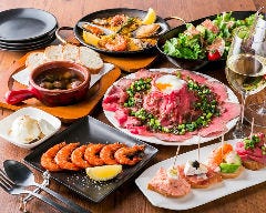 パエリアとローストビーフが自慢のワインバル ボラッチョ