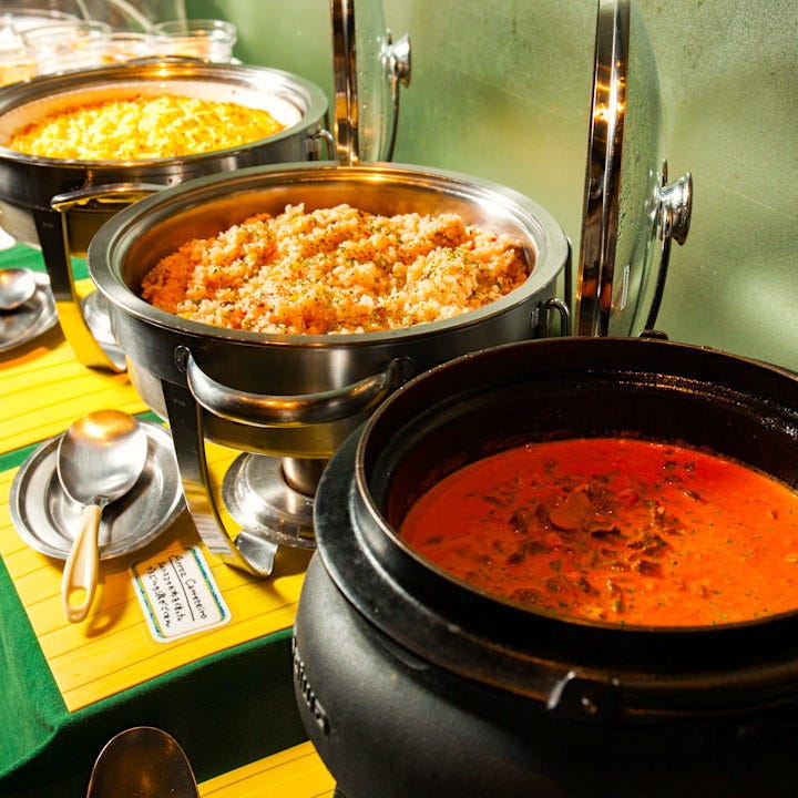 ブラジルの珍しい本格料理で大満足
温かい家庭料理も食べ放題！