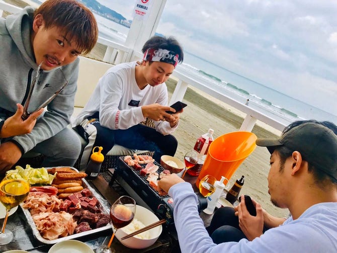 由比ヶ浜海を見ながら手ぶらでバーベキュー海の家ビーチサウンド 鎌倉 ビアガーデン ぐるなび