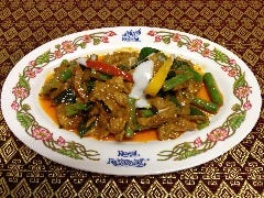 ゲウチャイ 新宿店_ムーパップリックゲーン
豚肉とインゲンのレッドカレー炒め