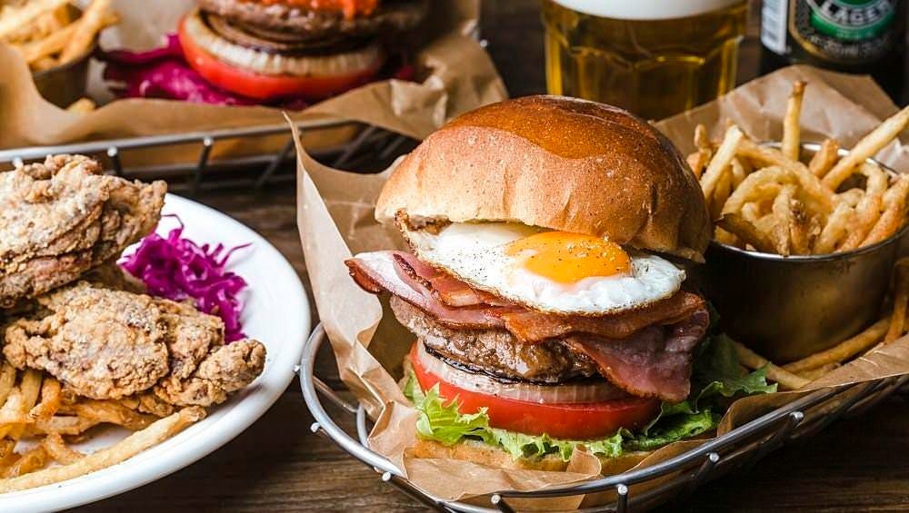 J．S．BURGERS CAFE マークイズ福岡ももち店（福岡ドーム周辺