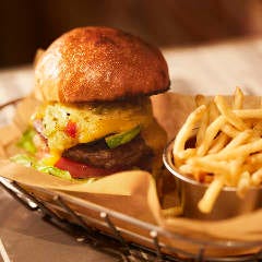 J．S．BURGERS CAFE マークイズ福岡ももち店（福岡ドーム周辺