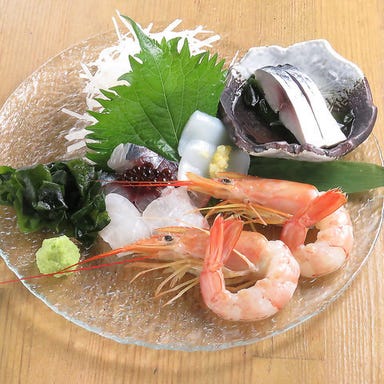 粗末イイコトスル団 魚串_ひと手間加えた刺身の盛り合わせ