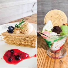 カフェならではのスイーツメニューも充実