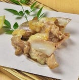 冠地鶏トロ軟骨炙り焼き