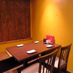 4名様までのテーブルもご用意★各種ご宴会におすすめ！