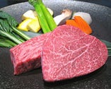 最高に熟成されたステーキの
『肉汁』を、味わって下さい。