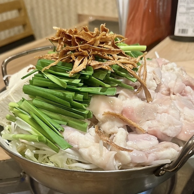 博多魚房 海さじ_博多名物の定番もつ鍋や、生簀から提供する活き造りを堪能!
接待や会社宴会に嬉しい飲み放題付コース充実