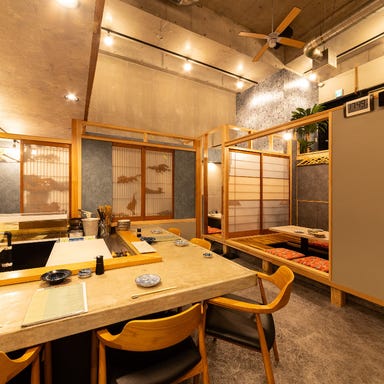 博多魚房 海さじ_活気あふれる店内には掘りごたつ個室も完備!
最大30名様前後のフロア貸切もOK