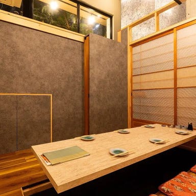 博多魚房 海さじ_【掘りごたつ個室/最大14名様】周りを気にせずゆったりと。足を伸ばして至福の時間を