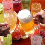 ビールやハイボールなどの定番のお酒の他、女性に人気の「ルジェフルーツジャー」のオンリスト！