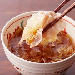 お好みで薬味を加えながら、変わりゆく味をお楽しみください。