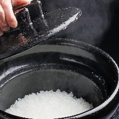 こだわりの近江米を使用。つやつやご飯をしゃぶしゃぶとご一緒に