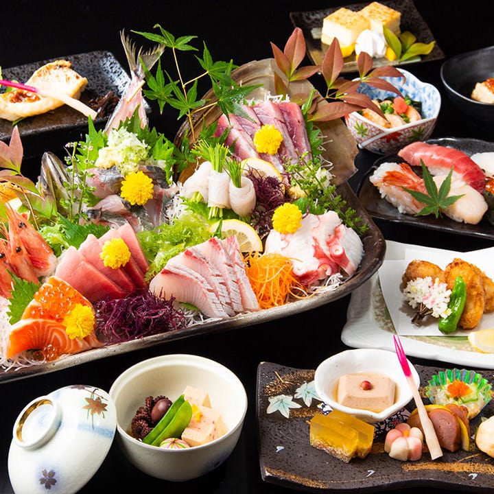 新鮮な旬の魚介や握り寿司を堪能できるコースをご用意