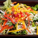 彩り野菜のシーザーサラダ