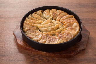 大阪 京橋で鉄鍋餃子 餃子などがおすすめなお店6選