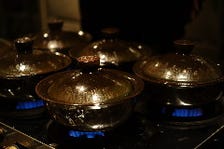 土鍋で焚き上げる『鯛めし』