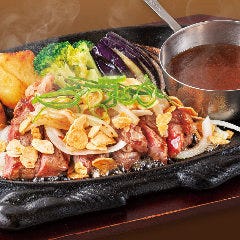 フォルクス 港北ニュータウン店_ガーリックカットサーロインステーキ100g（サラダバー付）