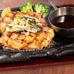 フォルクス 港北ニュータウン店_和風チキンステーキ（ジンジャーテリヤキソース）