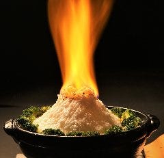 前菜5点盛、選べる3色の富士山噴火鍋付き全10品コース3850円~