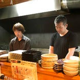 法善寺横丁の日本料理店、ホテルや旅館で
経験を積んだ料理人が在籍