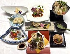 秋田の郷土料理会席。 秋田の旬食材、地酒もご提供いたします！