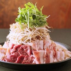 これぞ！大阪名物！！！鉄板肉鍋　野菜もお肉もモッサリ♪