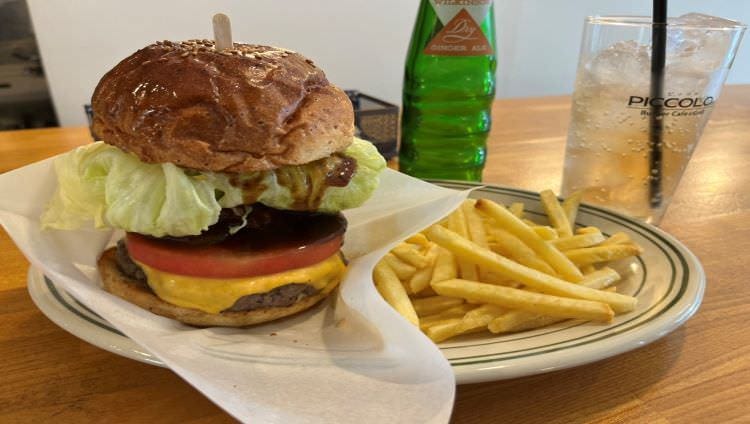 Burger Cafe & Grill PICCOLO
