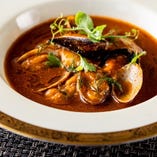 牡蠣と浅利、ムール貝のスープ・ド・ポワソン