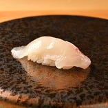 鯛 握り (醤油・ポン酢・レモン塩)