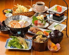 プチ贅沢おはな膳2950円刺身、金華鯖、天麩羅等(要予約)