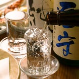 [旬の地酒]
江戸発祥の地酒や、毎月変わる旬の地酒