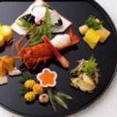 【祝会席】おめでたい「食材」を祝いの「器」に盛り付ける　全7品（庭園を望む完全個室）