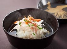 【季節の特選会席】旬の食材を贅沢に使用したお料理7品＋庭園を望む完全個室