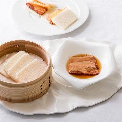 【おすすめ】燻製ホエー豚の蜂蜜漬け 蒸しパンサンド