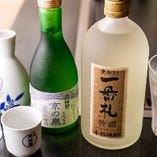 日本酒に焼酎、ビールやサワーに梅酒など、各種ございます