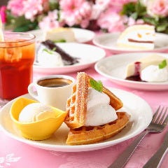 軽井沢の風や木漏れ陽が感じられる香り豊かなお茶と多彩なお料理